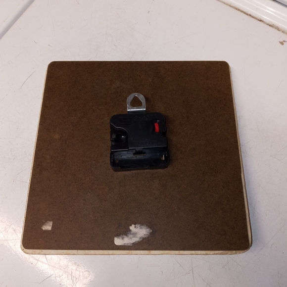 🍐Cast Stone Square Pear Clock - Picture 5 of 6